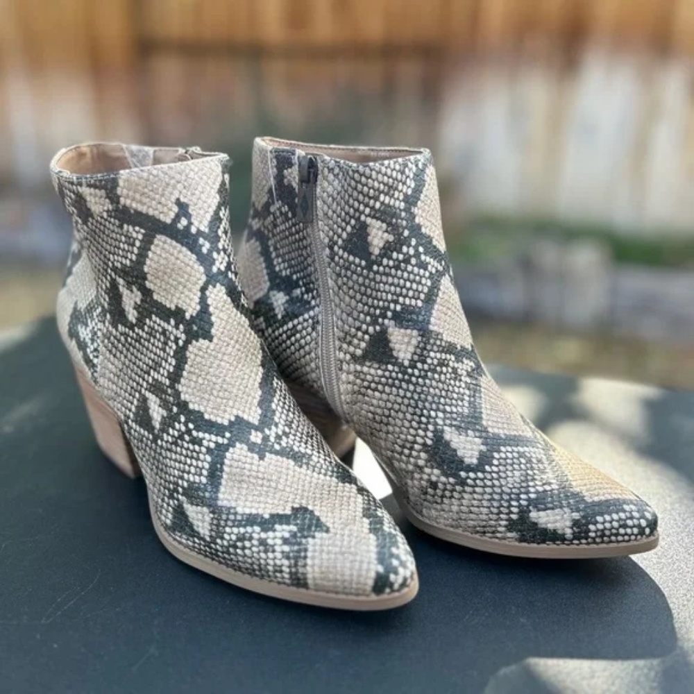 Sun Stone Women's Bootie Ivory Snake